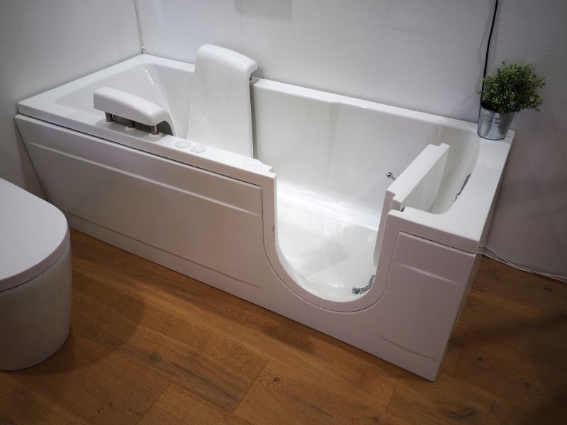 Accessible Bathtubs